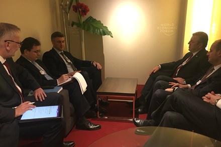 Bilateralni susret predsjednika Vlade Andreja Plenkovića s predsjednikom Vlade Gruzije Giorgi Kvirikashvili u Davosu